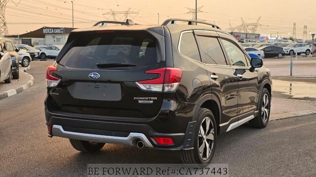 2019 SUBARU FORESTER E-BOXER View 4