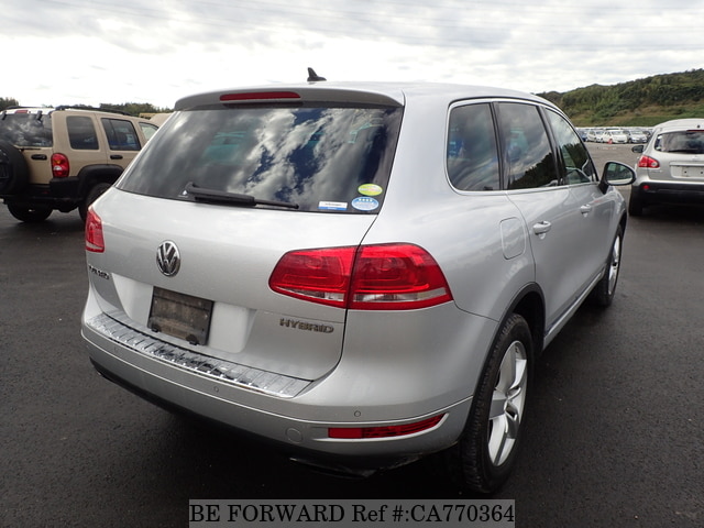 2011 VOLKSWAGEN TOUAREG HYBRID View 5