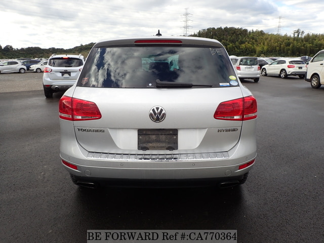 2011 VOLKSWAGEN TOUAREG HYBRID View 4